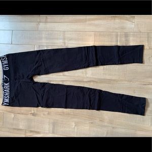 GYMSHARK FIT LEGGINGS IN BLACK